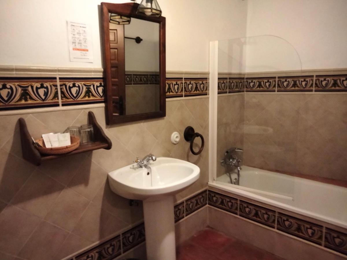 Alanís Casa Rural Y Restaurante Casa Adrianoゲストハウス エクステリア 写真