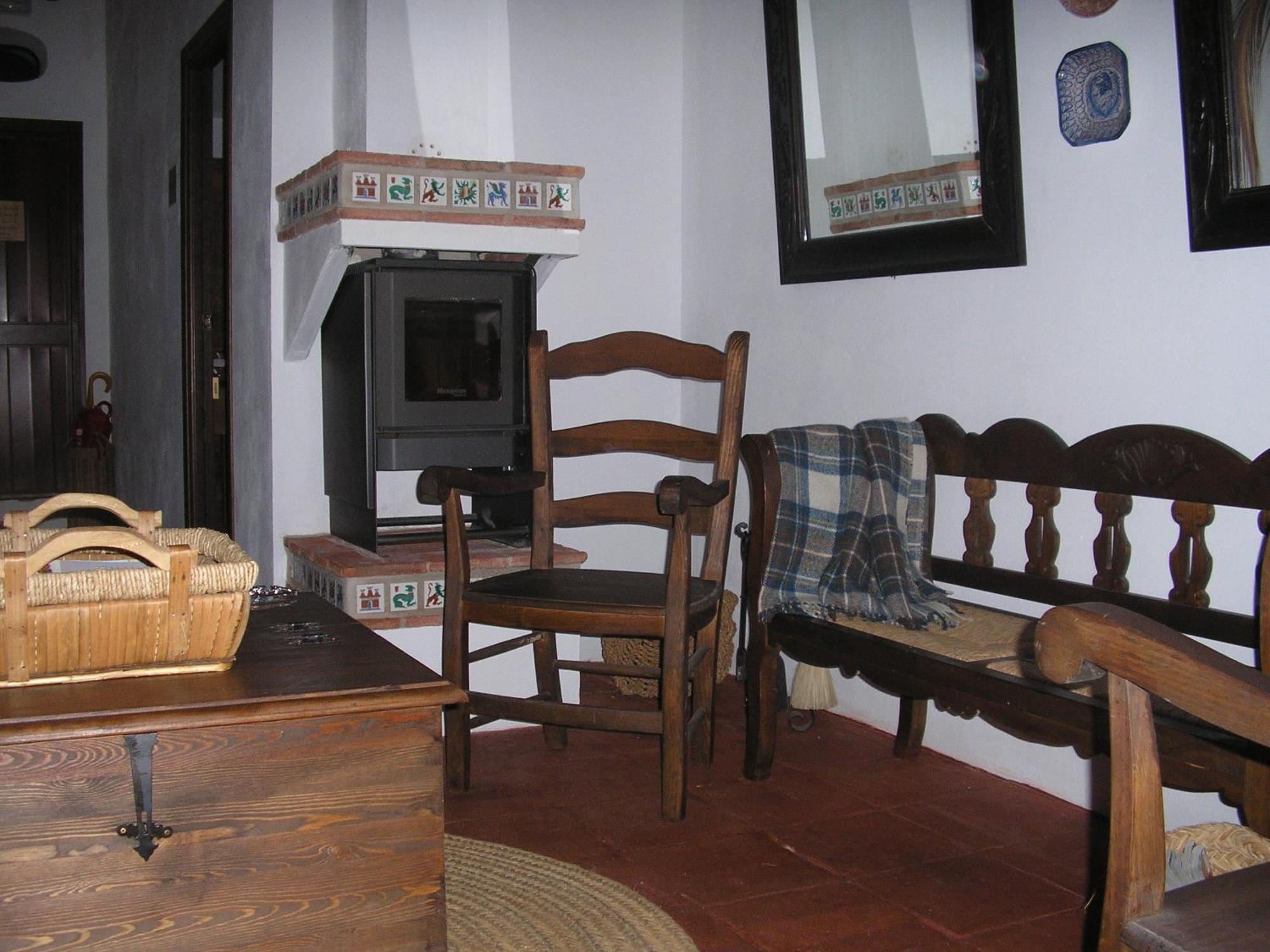 Alanís Casa Rural Y Restaurante Casa Adrianoゲストハウス エクステリア 写真